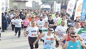SINIRSIZ DOSTLUK İÇİN KOŞACAKLAR