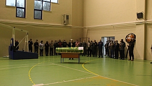 AKIN HOCA SON YOLCULUĞUNA KURDUĞU OKULDAN UĞURLANDI 