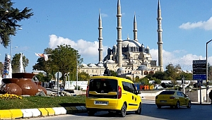 TAKSİCİLER TEPKİLİ; MASKESİZ YOLCULAR ÖLÜME DAVETİYE ÇIKARIYOR