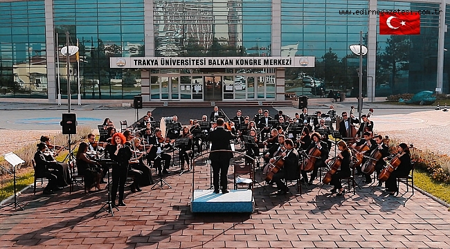 TRAKYA ÜNİVERSİTESİNDE CUMHURİYET COŞKUSU