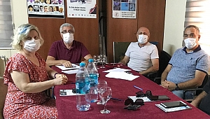 SAĞLIK ÇALIŞANLARINA ALKIŞIN YERİNİ ŞİDDET ALDI 