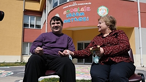 TEK HAYALİ 'ANNE' KELİMESİNİ DUYMAK