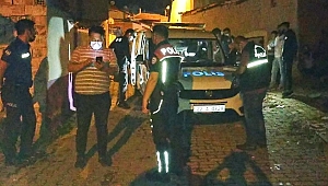 POLİS ARACINA SALDIRI