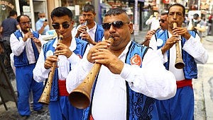KIRKPINAR DAVUL VE ZURNA EKİBİ GELENEKSEL DAVET İÇİN YOLLARA DÜŞTÜ 