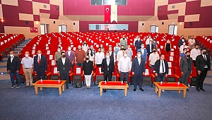 ULUSLARARASI ÖĞRENCİLER 15 TEMMUZ ŞEHİTLERİNİ SAYGI VE MİNNETLE ANDI