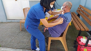 AŞI EKİPLERİ KÖY YOLLARINDA 
