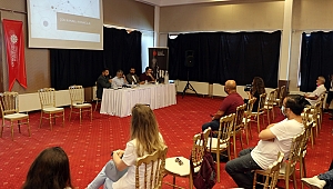 GAZETECİLERLE BİR ARAYA GELDİ
