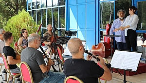 MÜZİSYENLER 