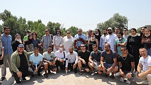 TUNCA NEHRİ'NE ÇİÇEK BIRAKTILAR
