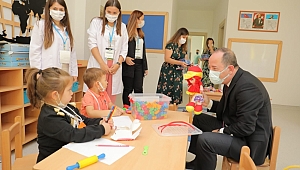 BAŞKAN GÜRKAN, ÖĞRENCİLERİN İLK GÜN HEYECANINA ORTAK OLDU