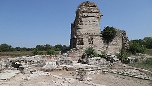SARAY KAZILARINDA CAMİ KALINTILARINA ULAŞILDI