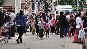 VELİLER DE ÇOCUKLAR DA İLK GÜN HEYECANI YAŞADI