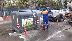 ÇÖP KONTEYNERLERİ DEZENFEKTE EDİLİYOR
