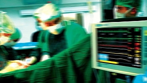 ERKEKTİ 25 YIL SONRA KADIN OLDU, AMELİYAT HAYATINI KABUSA DÖNDÜRDÜ