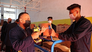 MESLEK LİSELİLER ÜRETEREK GELECEĞE HAZIRLANIYOR