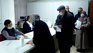 ÇİFTE VATANDAŞLAR SANDIĞA KOŞTU