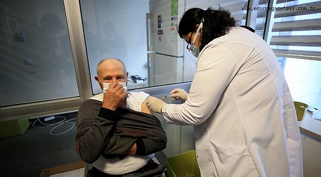 mRNA AŞISI OLAN RİSK GRUPLARINA HATIRLATMA DOZU UYGULANMAYA BAŞLADI