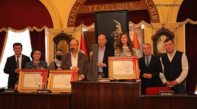 SANSI’NIN 60 YILLIK KEMANI KENT MÜZESİNE BAĞIŞLANDI