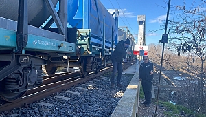 EDİRNE'DE TRENİN ÇARPTIĞI YAŞLI ADAM YARALANDI