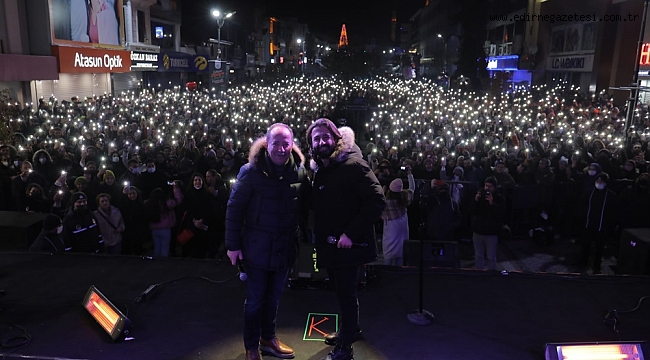 KONSERDE COŞKU DOLU ANLAR YAŞANDI