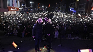 KONSERDE COŞKU DOLU ANLAR YAŞANDI