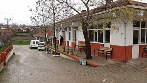 VAKALAR ARTTI, KÖYDE GÖNÜLLÜ KARANTİNA BAŞLADI