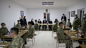BAKAN YARDIMCISI ERDİL YENİ YILA MEHMETÇİKLE GİRDİ