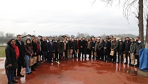 BASIN MENSUPLARIYLA BİR ARAYA GELDİLER