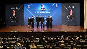 T.Ü ÖĞRENCİSİ BATUHAN HASAN’DAN DR. SADIK AHMET MARŞI