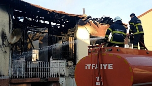 TARİHİ EV YANGINDA KÜLE DÖNDÜ