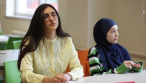 14 YILLIK YAŞAMINA İKİ GÖÇ SIĞDIRDI