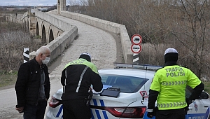 KÖPRÜDE TERS YÖNE GİRDİLER, 1.823 LİRA CEZA YEDİLER