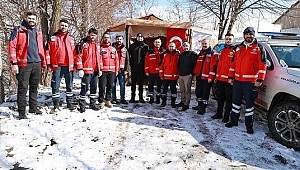 UMKE EKİPLERİ, UKRAYNA SINIRINDA SAVAŞIN YARALARINI SARIYOR 