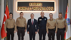 BIÇAKLI SALDIRGANI YAKALAYAN BEKÇİLERE TEBRİK
