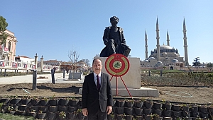 MİMAR SİNAN HEYKELİ YERİNE SELİMİYE MEYDANINA YENİDEN KONULDU