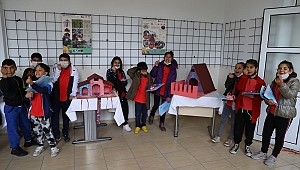 ÖĞRENCİLER ATIK MALZEMELERDEN BARINAK TASARLADI