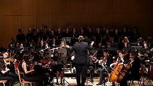BU ORKESTRA ÖĞRENCİLERDEN OLUŞUYOR
