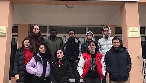 EDİRNE'DE YABANCI UYRUKLU ÖĞRENCİLERDEN ANNELER GÜNÜ VİDEOSU