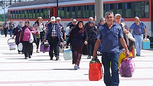 GURBETÇİLER AKIN AKIN GELMEYE BAŞLADI