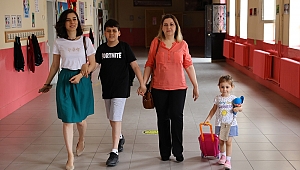 ÖĞRETMENİNİN TAYİN OLDUĞU İLÇEYE TAŞINDI