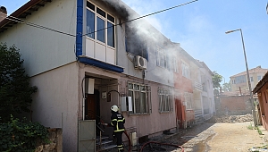ANNESİ İÇERDEYKEN EVİ ATEŞE VERDİ