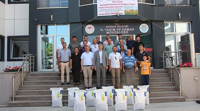 BUĞDAY, ARPA BİÇİLEN YERE BAKANLIK DESTEĞİYLE AYÇİÇEĞİ EKİLECEK