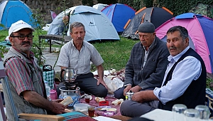 GÜREŞ SEVDALILARI ÇADIRLARDA UYUDU