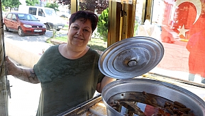 EDİRNE SOKAKLARINDA ÜÇ KUŞAKTIR TENCERE KÖFTE SATIYORLAR