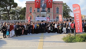 BELEDİYE PERSONELİ ZAMLI MAAŞLARINI HALAY ÇEKEREK KUTLADILAR