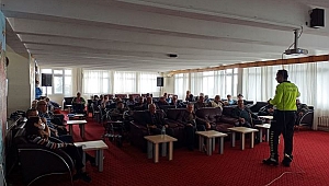 HUZUREVİNDE TRAFİK EĞİTİMİ