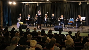 KORO KURAN DOKTOR VE MÜHENDİSLER İŞ STRESİNİ KONSERLERLE ATIYOR 