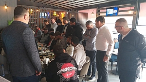 ÜNER’DEN OYUNCULARA VE YÖNETİME TAM DESTEK 