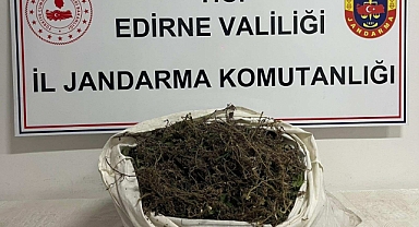 3 KİLO 200 GRAM ESRAR ELE GEÇİRİLEN OTOMOBİLİN SÜRÜCÜSÜ TUTUKLANDI