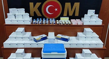 AMBULANSTA 6 BİN 360 KAÇAK İLAÇ ELE GEÇİRİLDİ